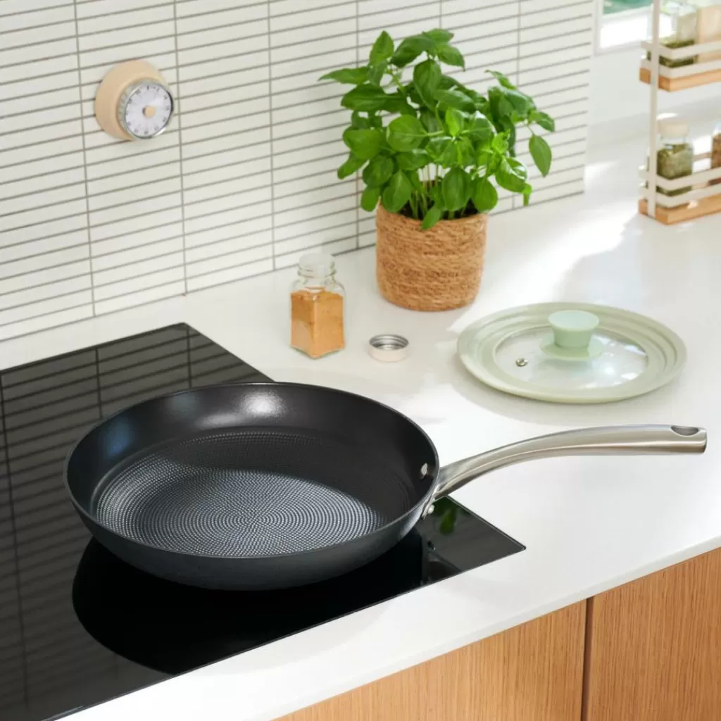 Sartén Antiadherente Premium CASA A POINT - Negra Profesional para Cocina Gourmet