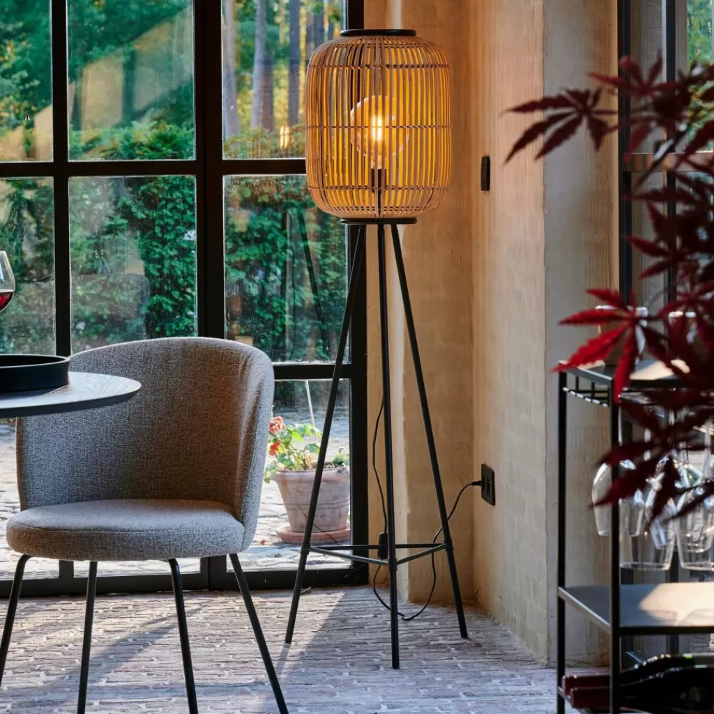 Lámpara de Tierra Emilie - Modelo Negra con Base Decorativa para Interiores Modernos