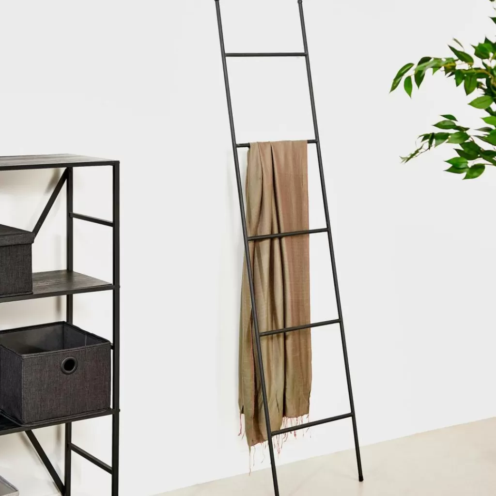 Elegante sistema de organización para baño moderno - Escala decorativa en negro con acabado resistente, diseño funcional Casa Ferro